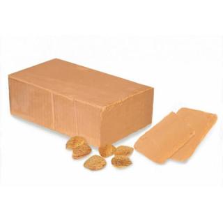 Mandelnougat*, hell vegan am Block